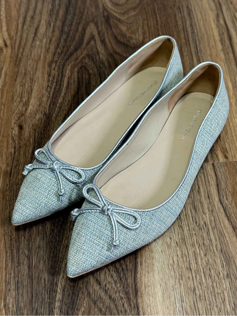 Stuart Weitzman Gabby Bow Pointed  Womens Flats in Gray Shimmery Fabric Sz. 7 - Picture 3 of 14